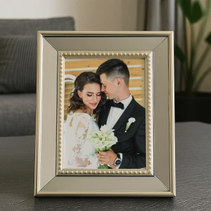 Ayna Detaylı Gümüş Fotoğraf Çerçevesi – 10x15 cm