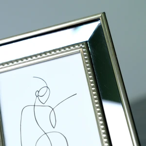 Ayna Detaylı Gümüş Fotoğraf Çerçevesi – 10x15 cm