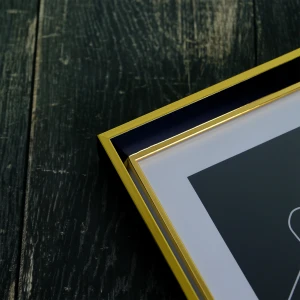 Siyah Altın Kenar Detaylı Fotoğraf Çerçevesi – 30x40 cm